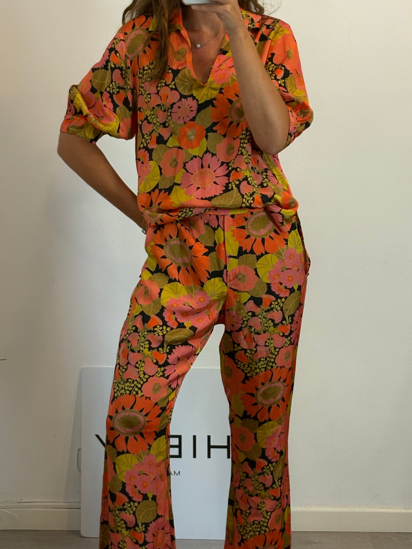 EL CORTE INGLÉS. Total look fluido estampado. T M