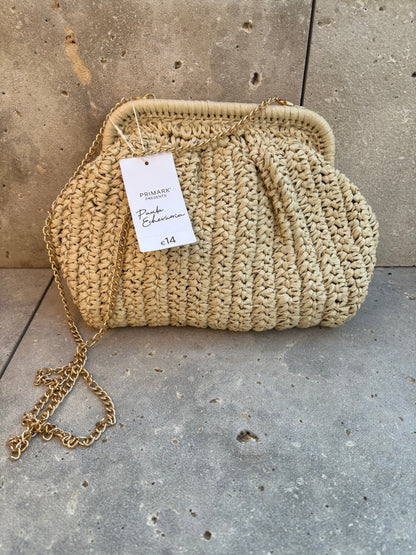 Bolso rafia  beige cadena dorada