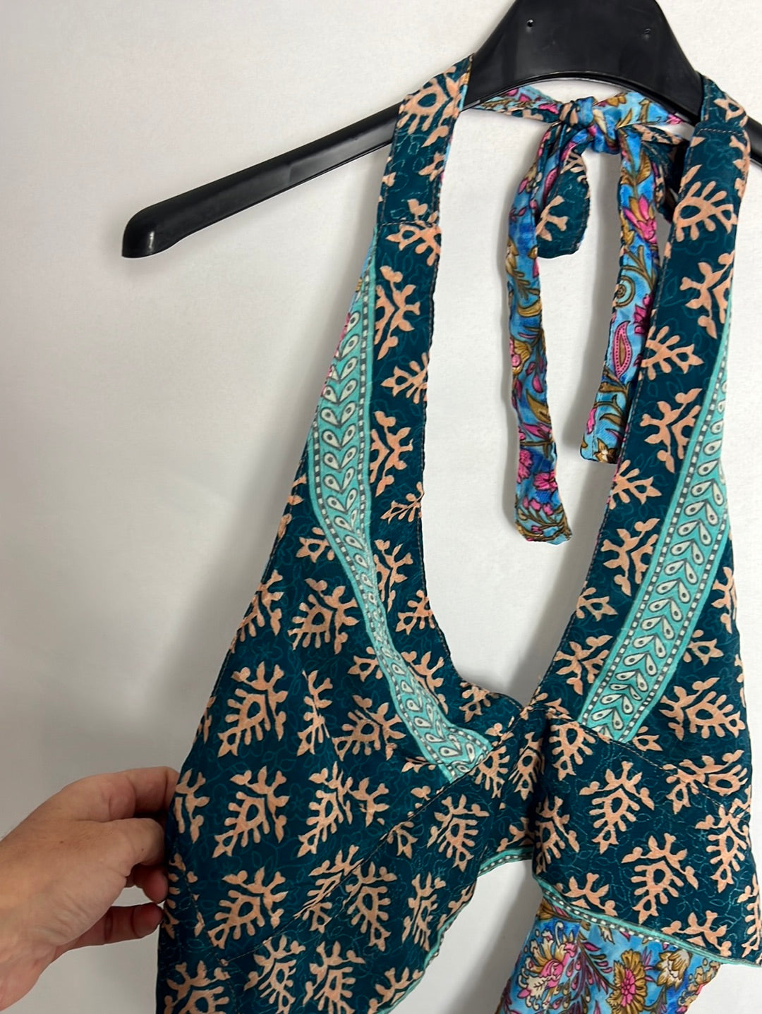 OTHERS. Adjustable reversible silk top. YOUR (s/m)