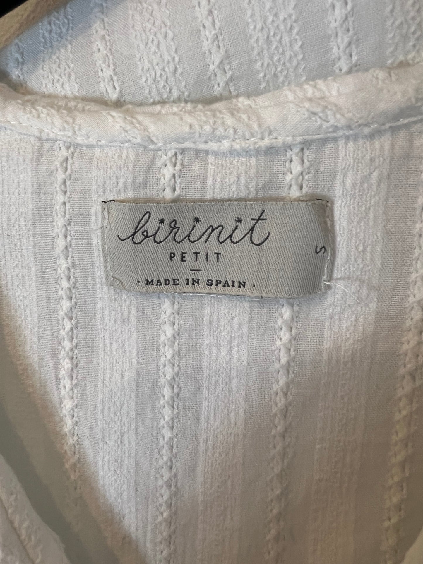 BIRINIT. Blusa blanca bordados. T S