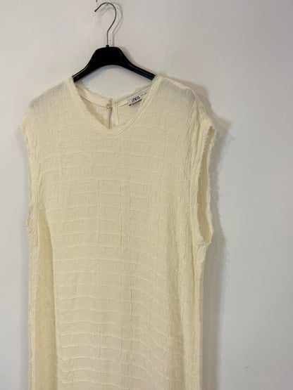 ZARA. Textured pastel dress Tl