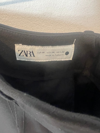 ZARA. Pantalón negro costura detalle cremalleras. T M