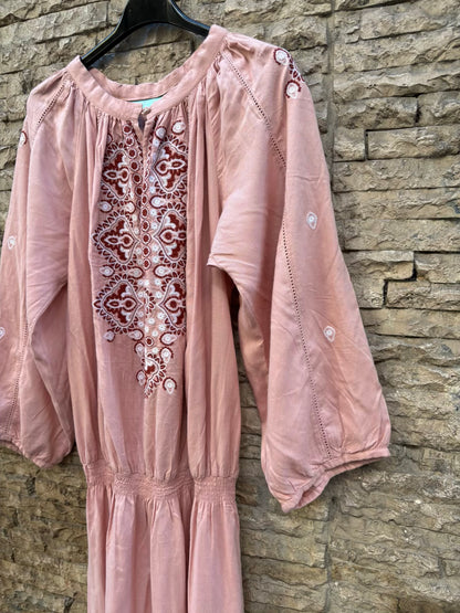 MELISSA ODABASH. Vestido largo empolvado bordados