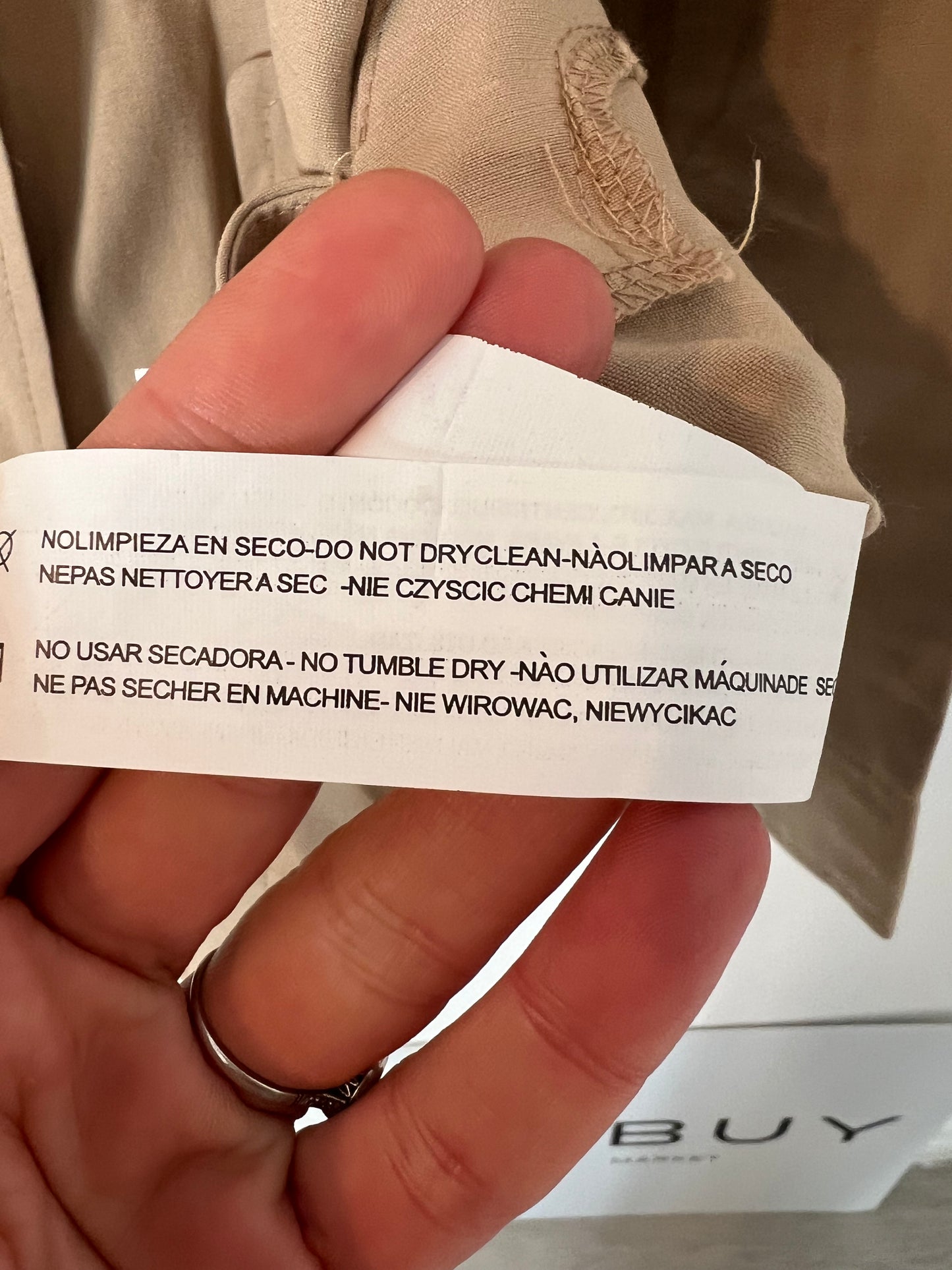 TESE COLLECTION. Chaqueta beige estilo gabardina. T M