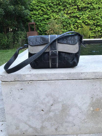 CAROLINA HERRERA. Bolso de hombro negro vintage