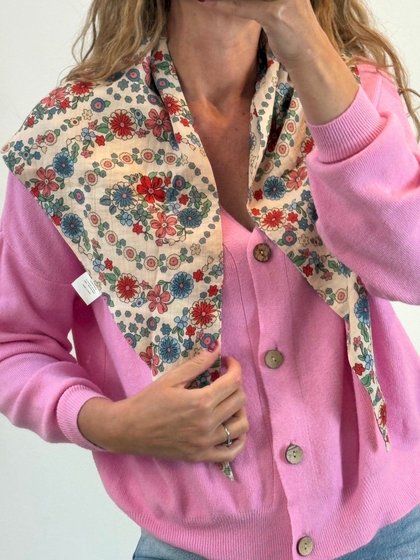 JOSEPHINE. Pañuelo estampado triangular