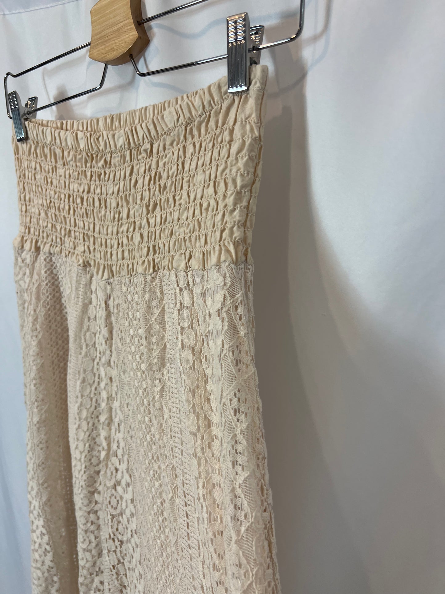 OTRAS. pantalón efecto falda crochet. T S/M