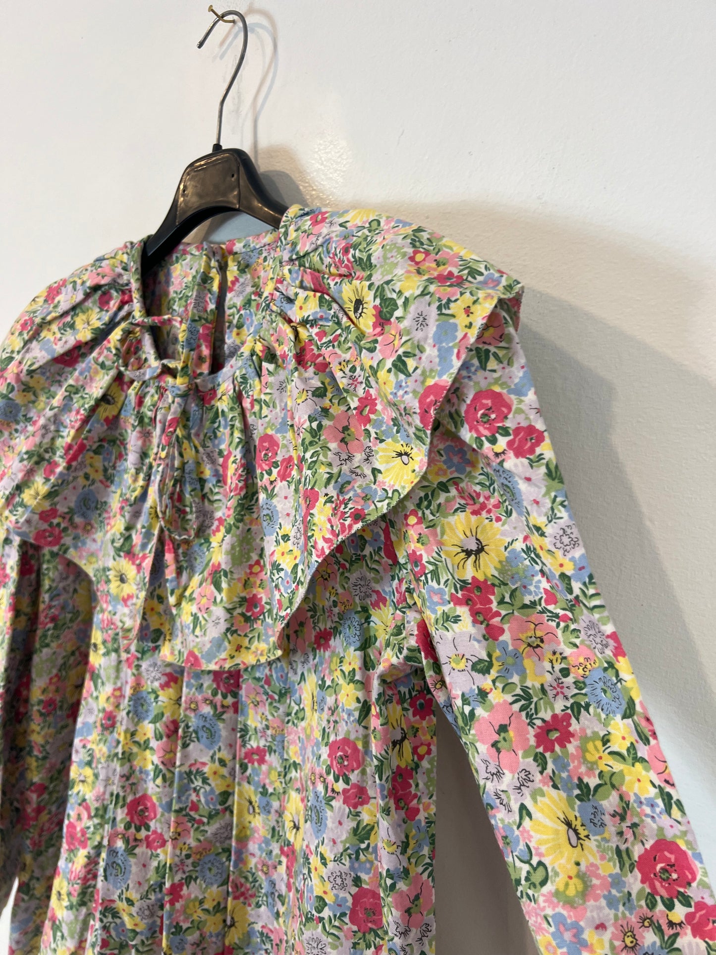 OTRAS. Blusa flores  colores. T S/M