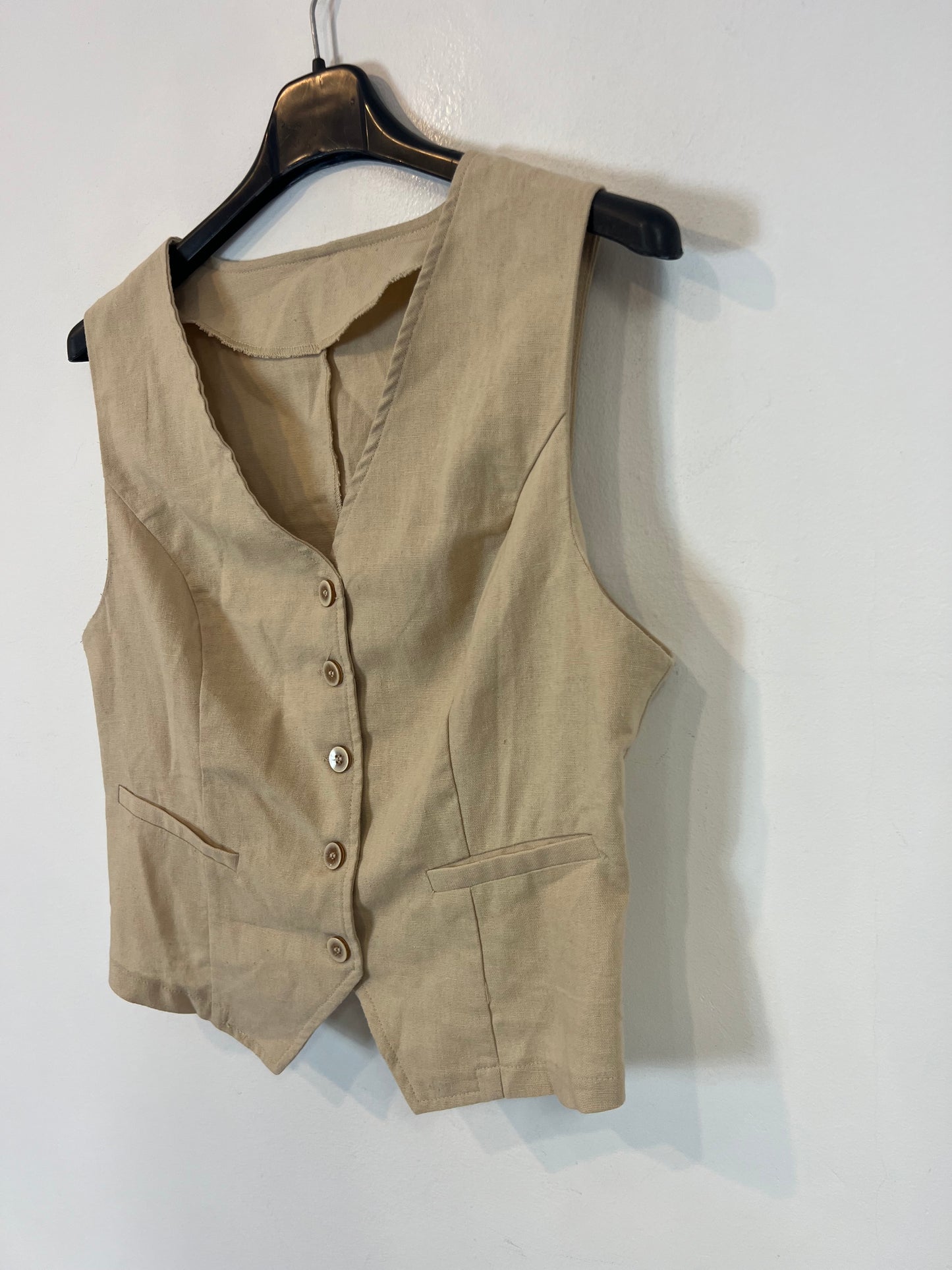 OTRAS. Chaleco beige botones. T S