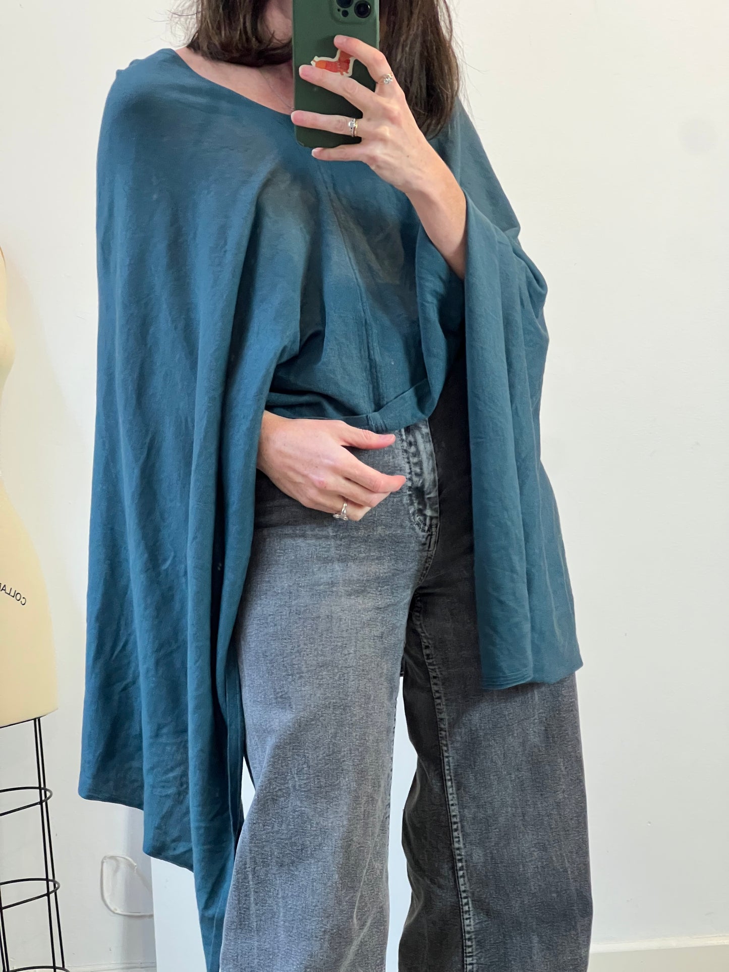 APPLECROSS. Poncho cashmere y seda