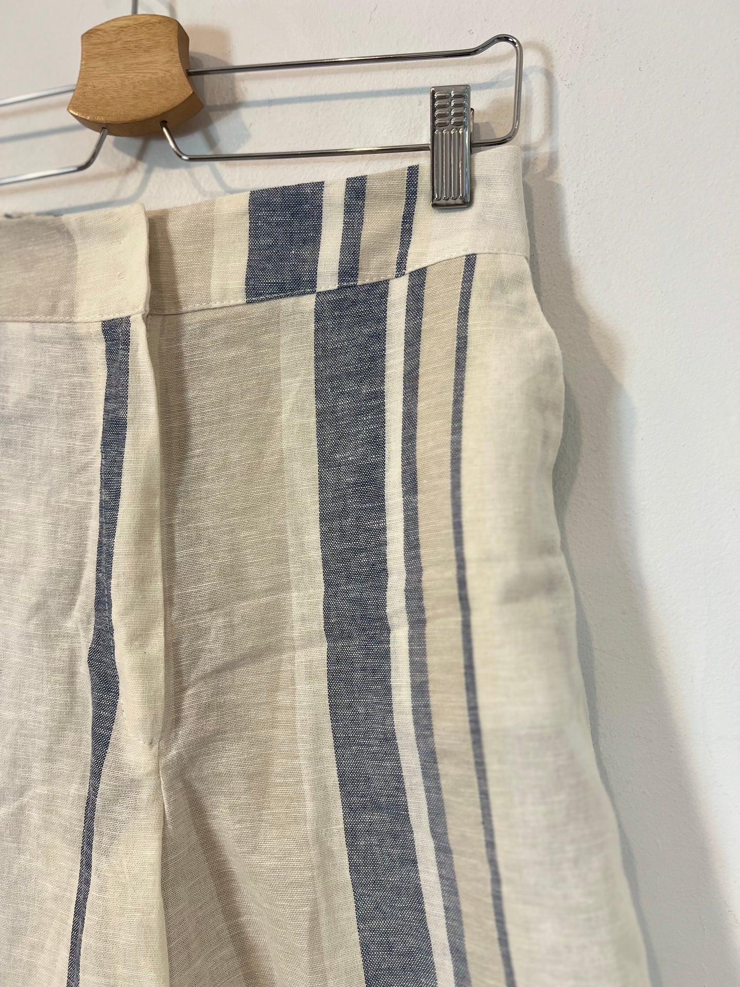 MOHEL. Conjunto chaqueta y bermuda rayas T.xs/s