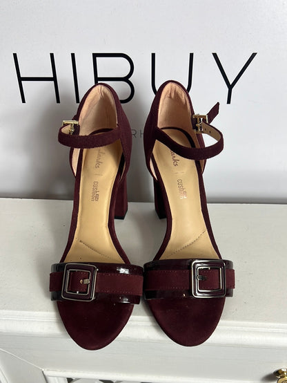 CLARKS. Burgundy buckle sandal. Size 38