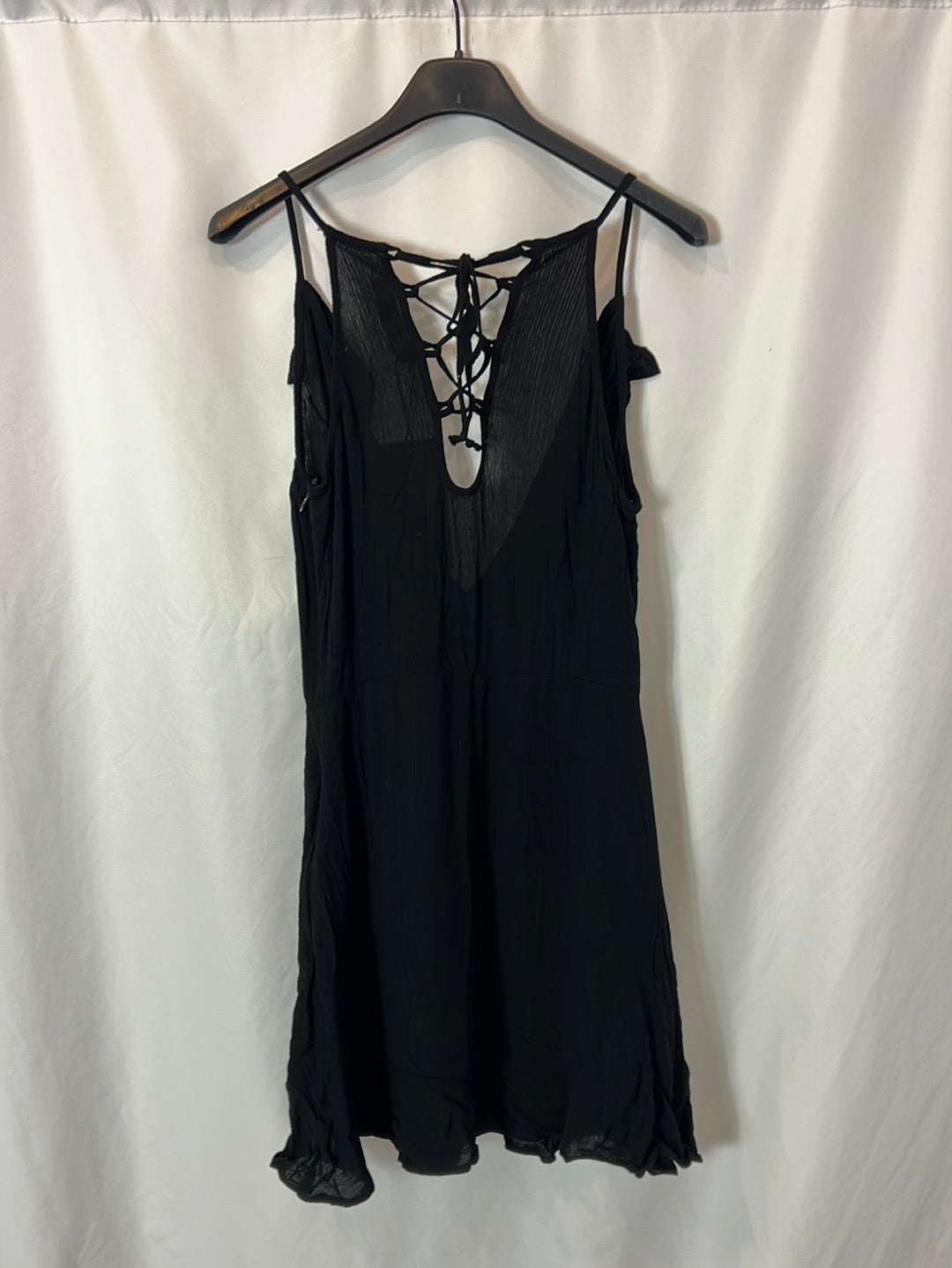 ZARA. Vestido corto negro T.m