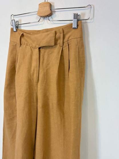 PADOVA. Textured camel jacket and trousers set. Size XS/S