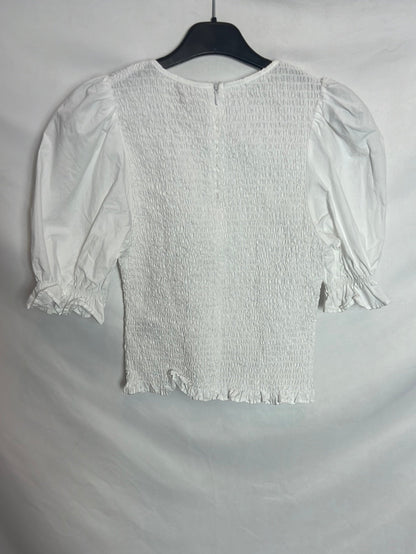 H&amp;M. White honeycomb top. Size 38