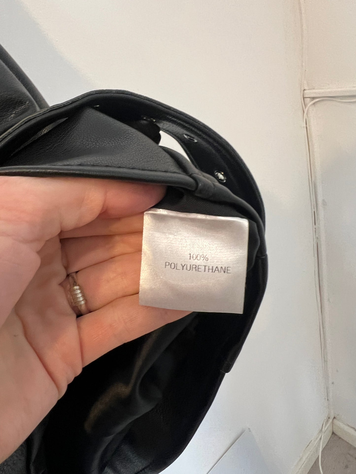 IMAN. White ribbed top Tm