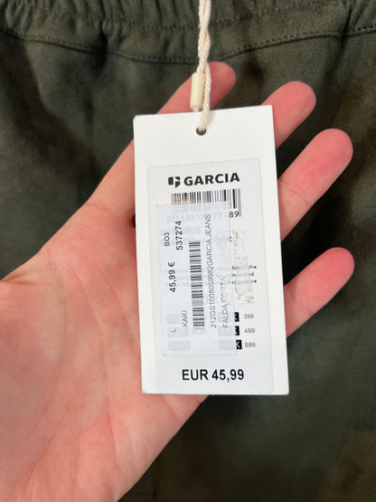 GARCIA. Green suede skirt. T.L.