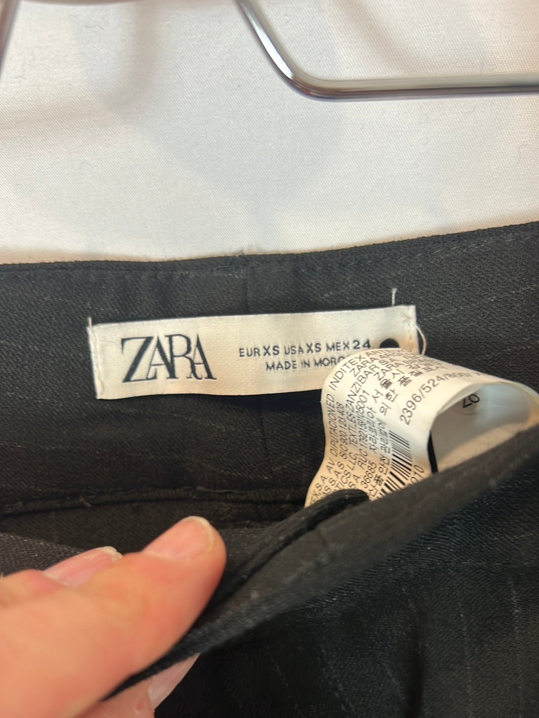 ZARA. Pantalón pinza rectos negros. T XS