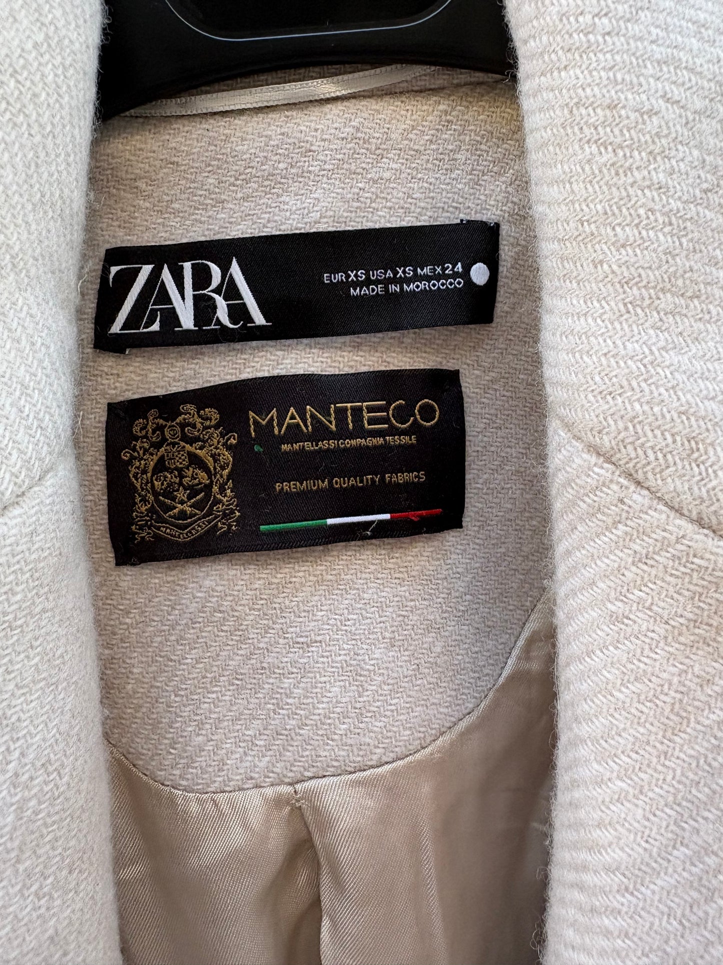 ZARA. Abrigo largo beige lana