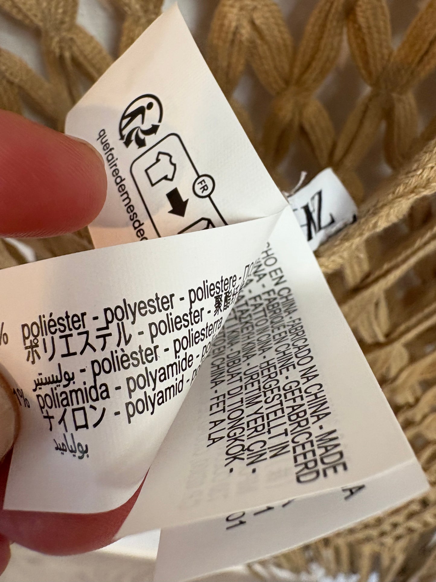 ZARA. Vestido de crochet beige