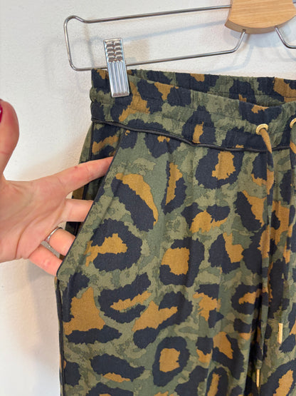 ZADIG & VOLTAIRE. Pantalón verde fluido camo