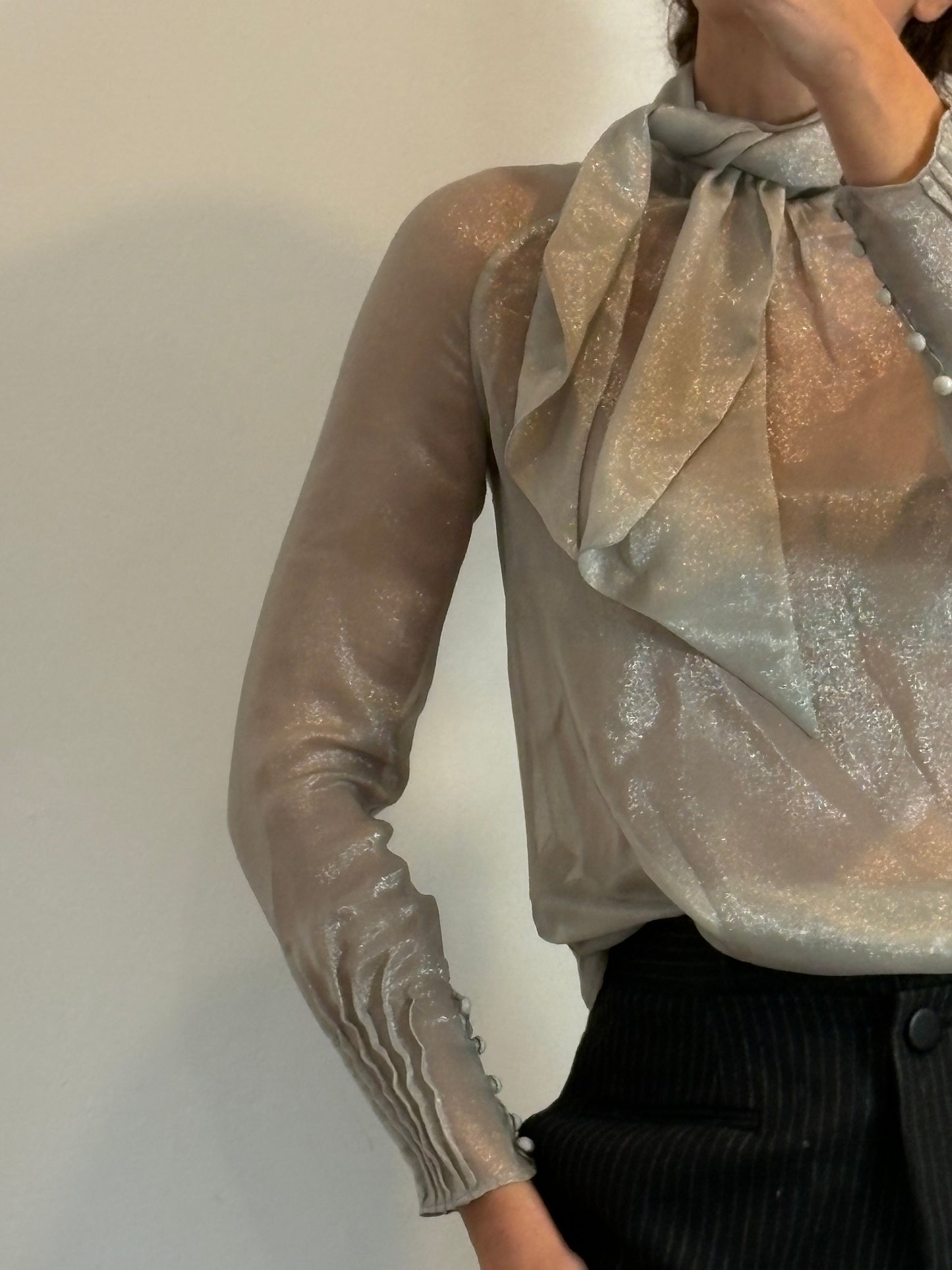 MALO Italia . Blusa semitransparente seda