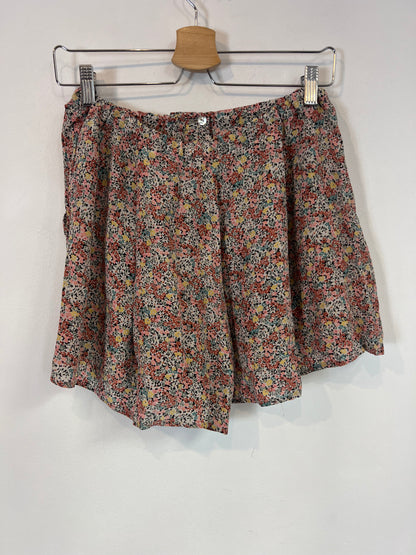 TCN. Pantalón corto seda. T 38