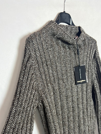 PEDRO DEL HIERRO. Jersey ocre jaspeado cuello alto. T M