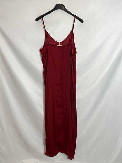 MANGO. Vestido midi burdeos apertura. T L