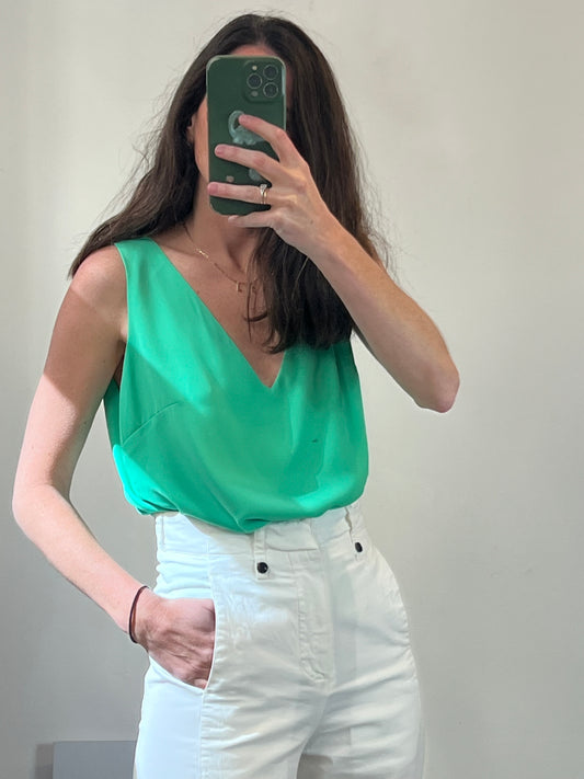 CONCHITA SAINZ. Conjunto verde fluido