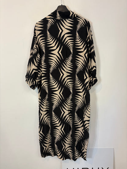 OTRAS. Vestido largo camisero estampado hojas. T M/L