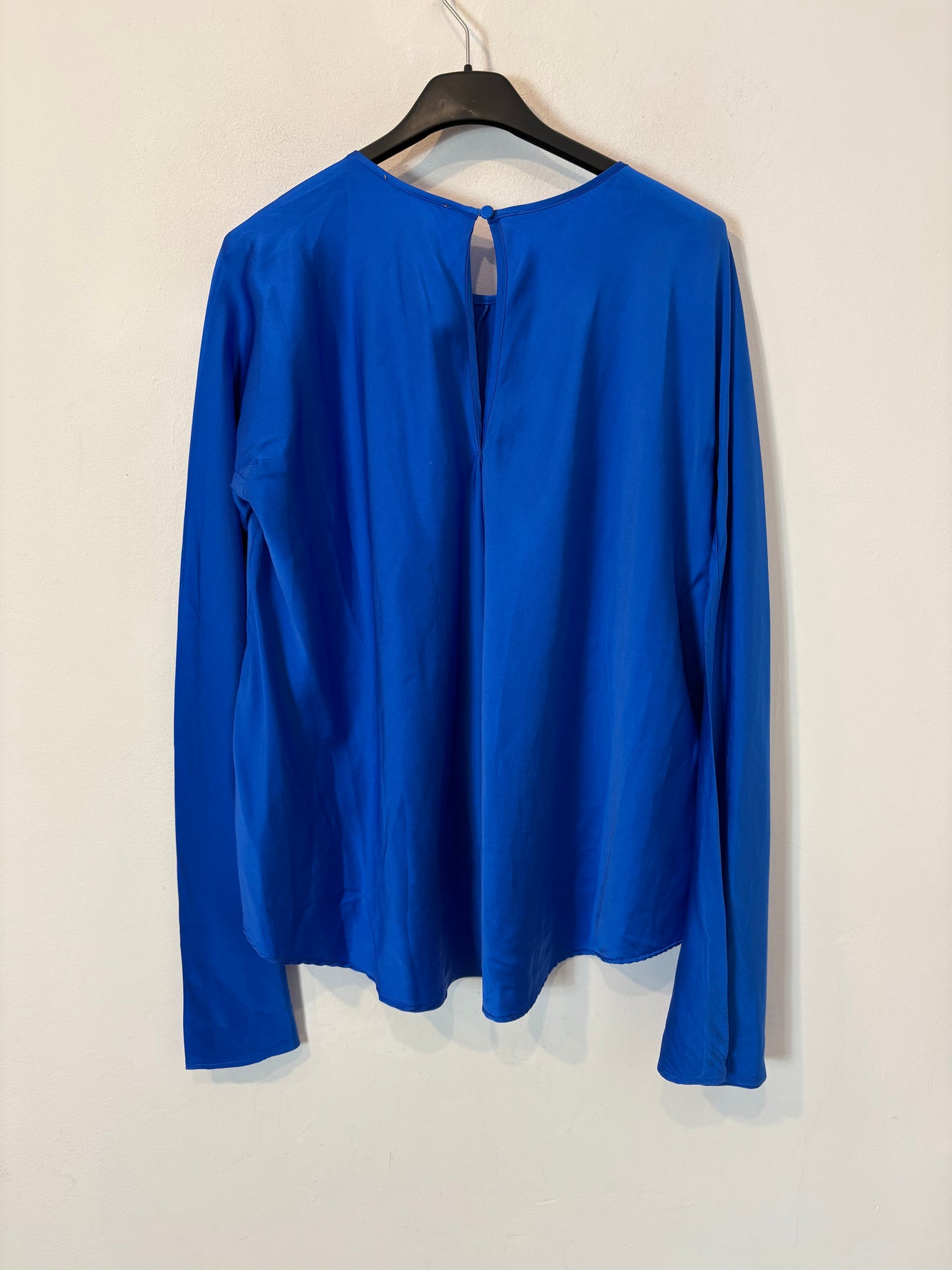 FORTE FORTE. Top seda azul fluido