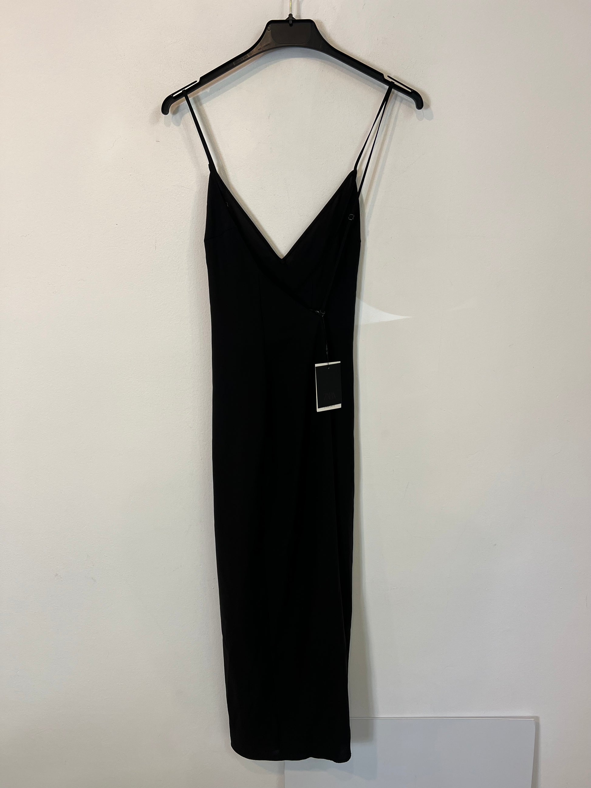 zara black slip dress little XS (0-2) New Back closure with opening and button. Zara Black Slip Dress