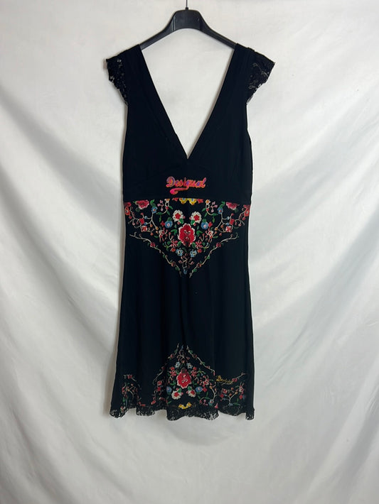 DESIGUAL. Vestido negro escote espalda. T M