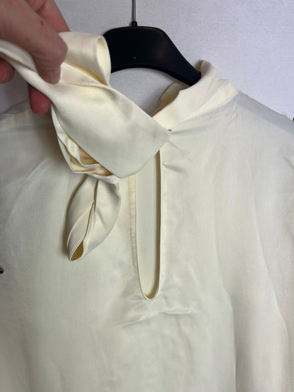 ZARA. Vanilla blouse with rhinestones. TM