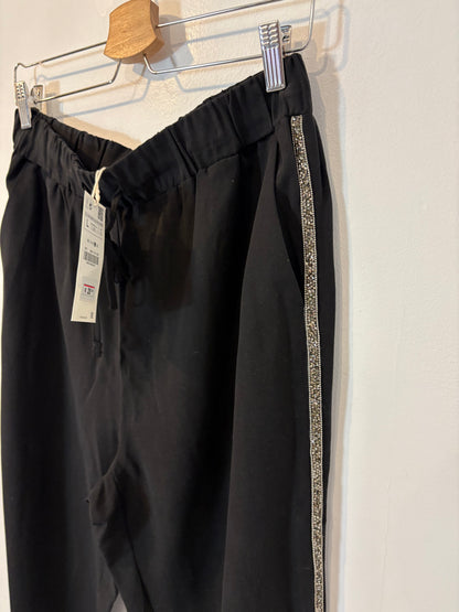 ZARA. Pantalón negro fluido pedreria