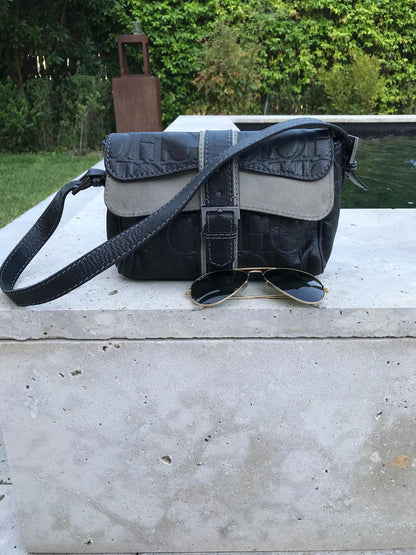 CAROLINA HERRERA. Bolso de hombro negro vintage