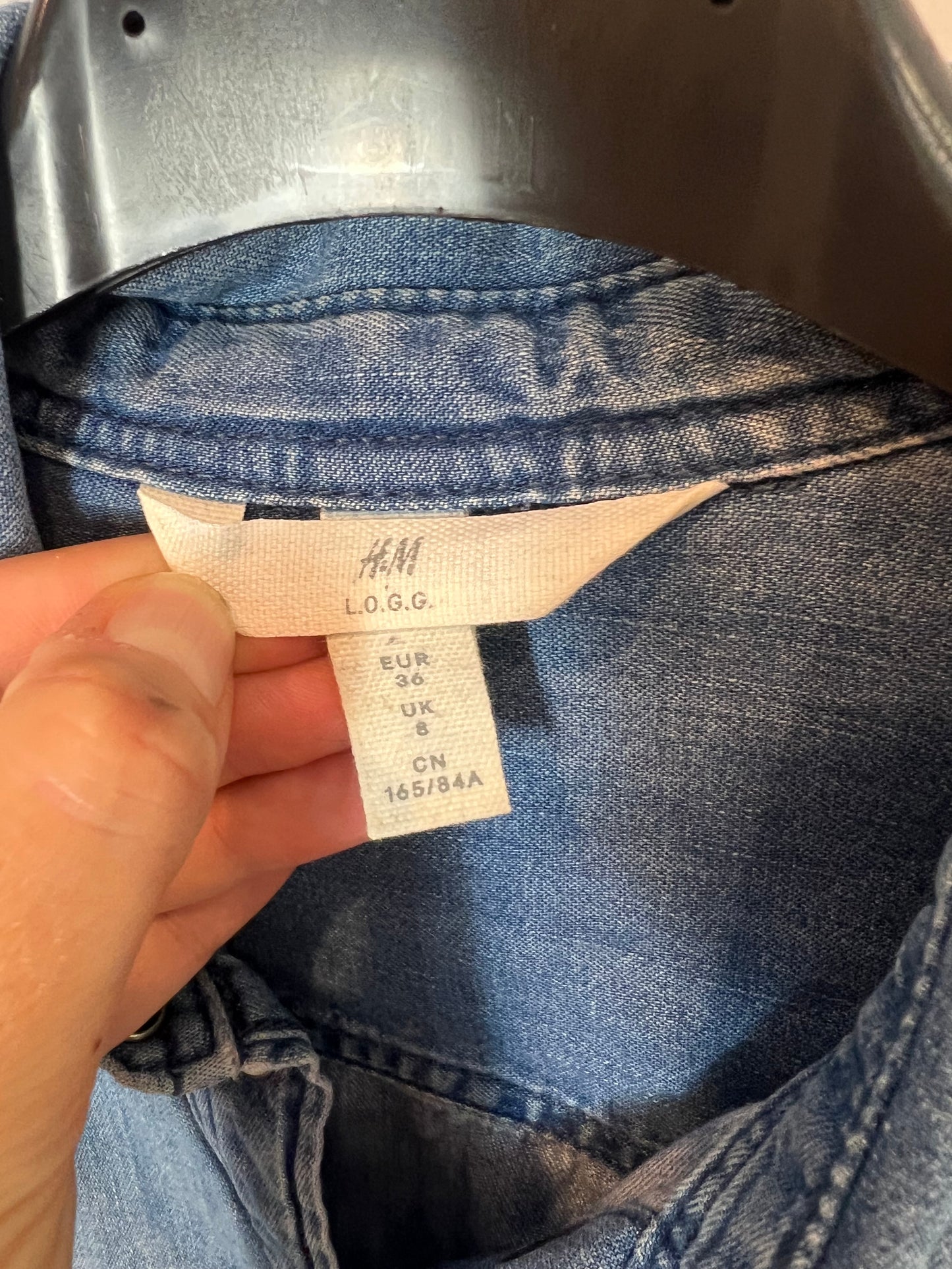 H&M. Camisa denim fluida T.36