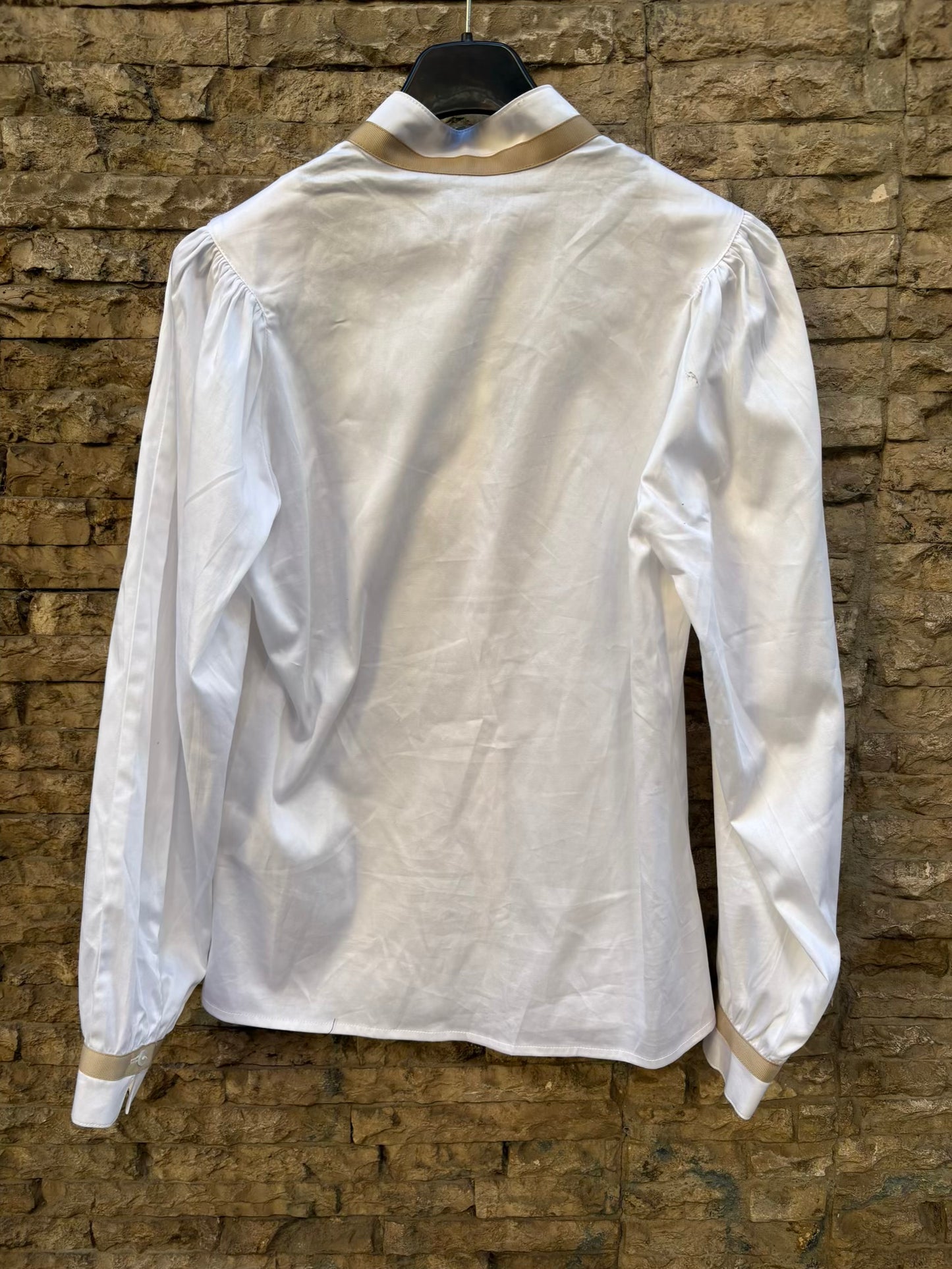SIMORRA. Camisa blanca  detalle cuello y puños