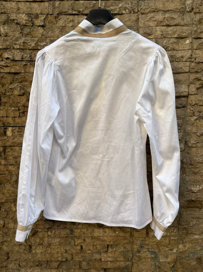 SIMORRA. Camisa blanca  detalle cuello y puños
