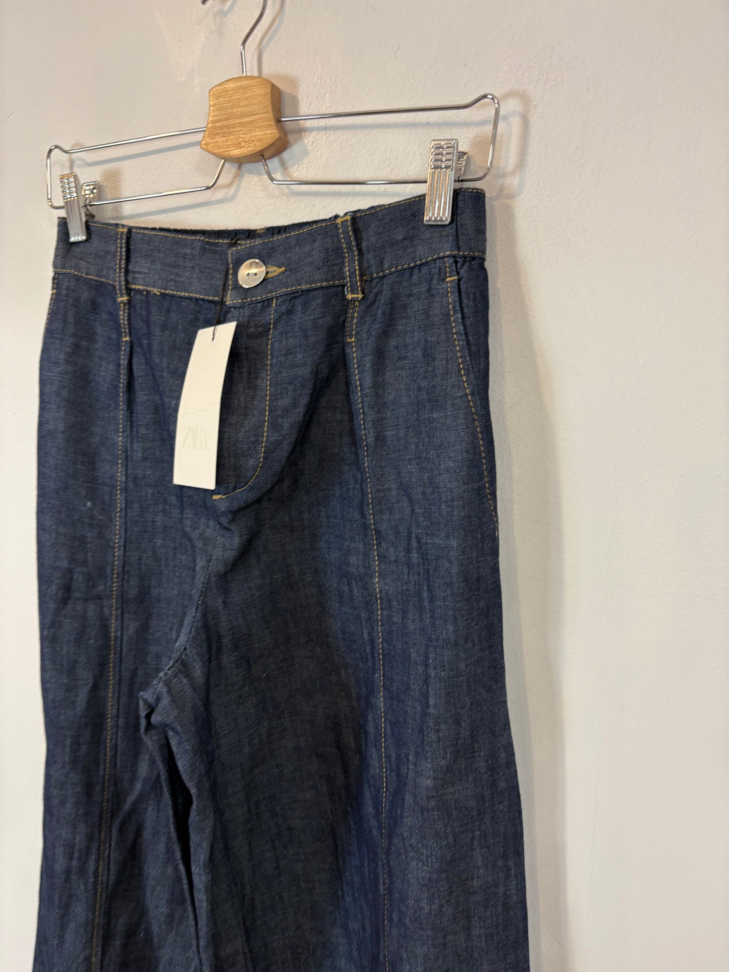 ZARA. Denim pata ancha fluido