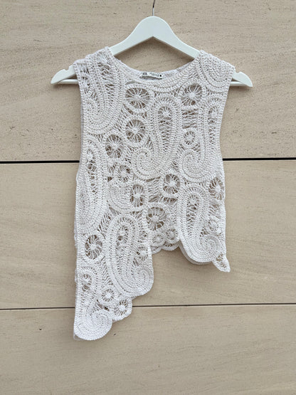 ZARA. Top crochet asimétrico