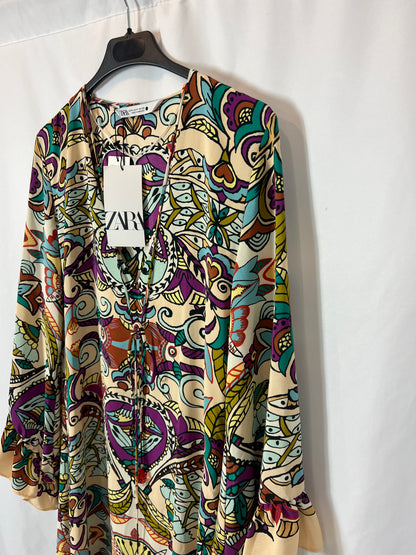 ZARA. Vestido largo estampado estilo túnica. T M