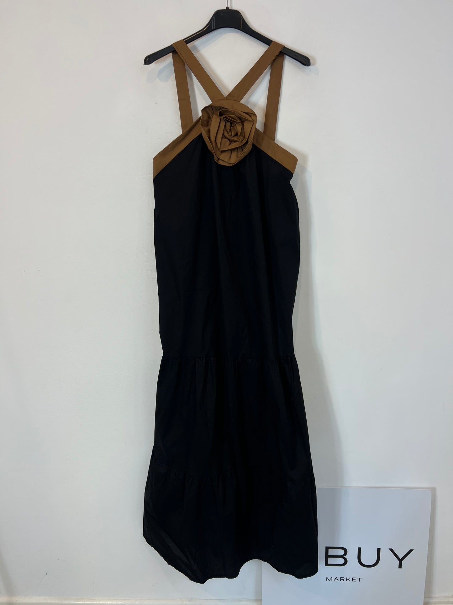 OTRAS. Vestido largo negro halter flor. T S/M
