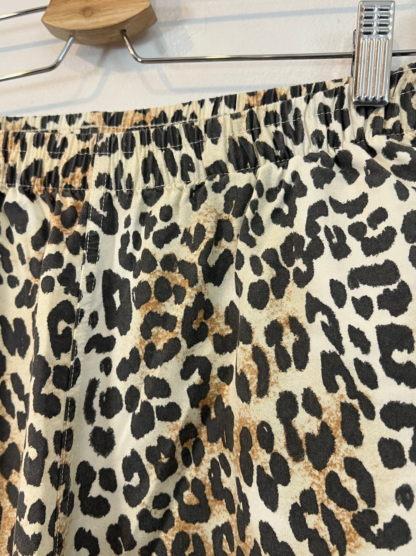PARFOIS. Pantalón fluido animal print. T XS/S