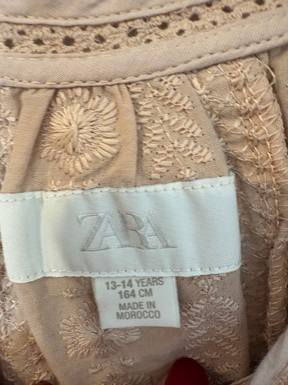 ZARA. Top beige bordado