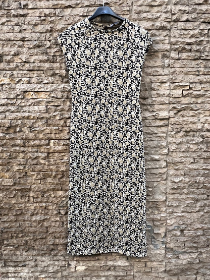 ZARA. Vestido estampado entallado