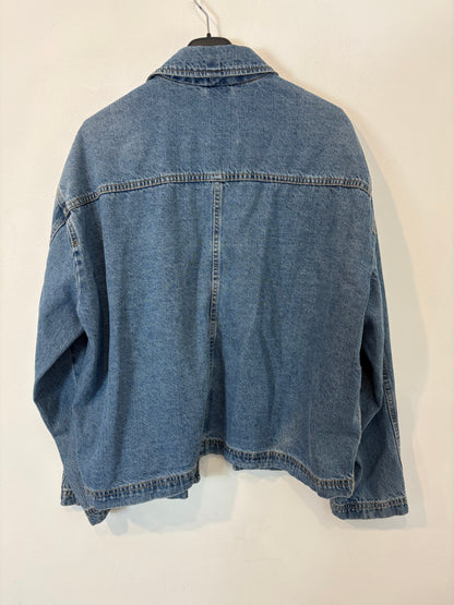 ZARA. Cazadora denim abotonada