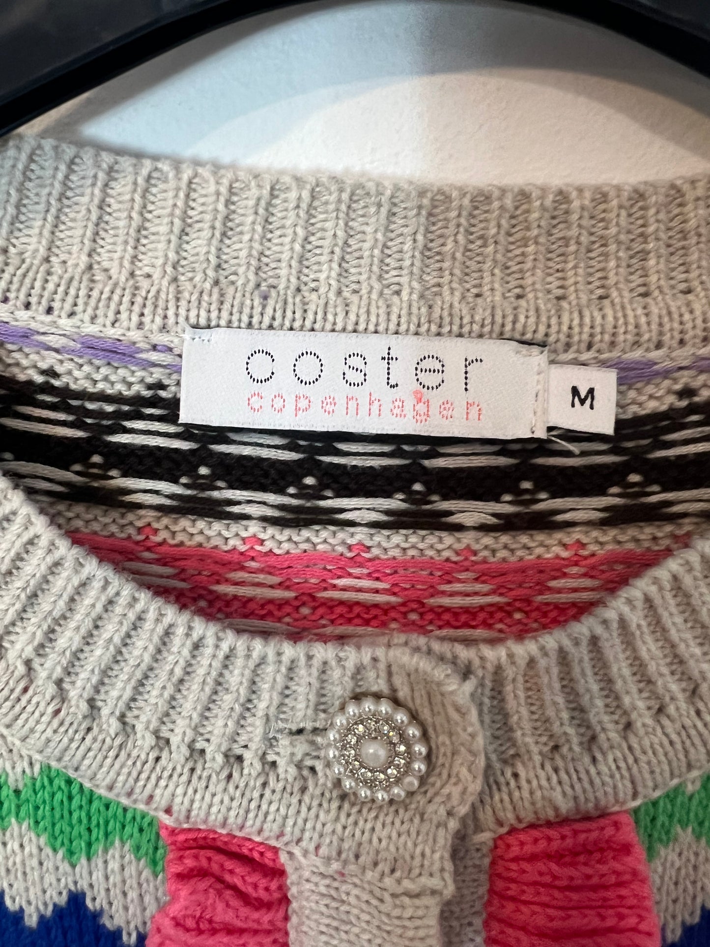 COSTER COPENHAGEN. Jersey gris detalles escote. T M