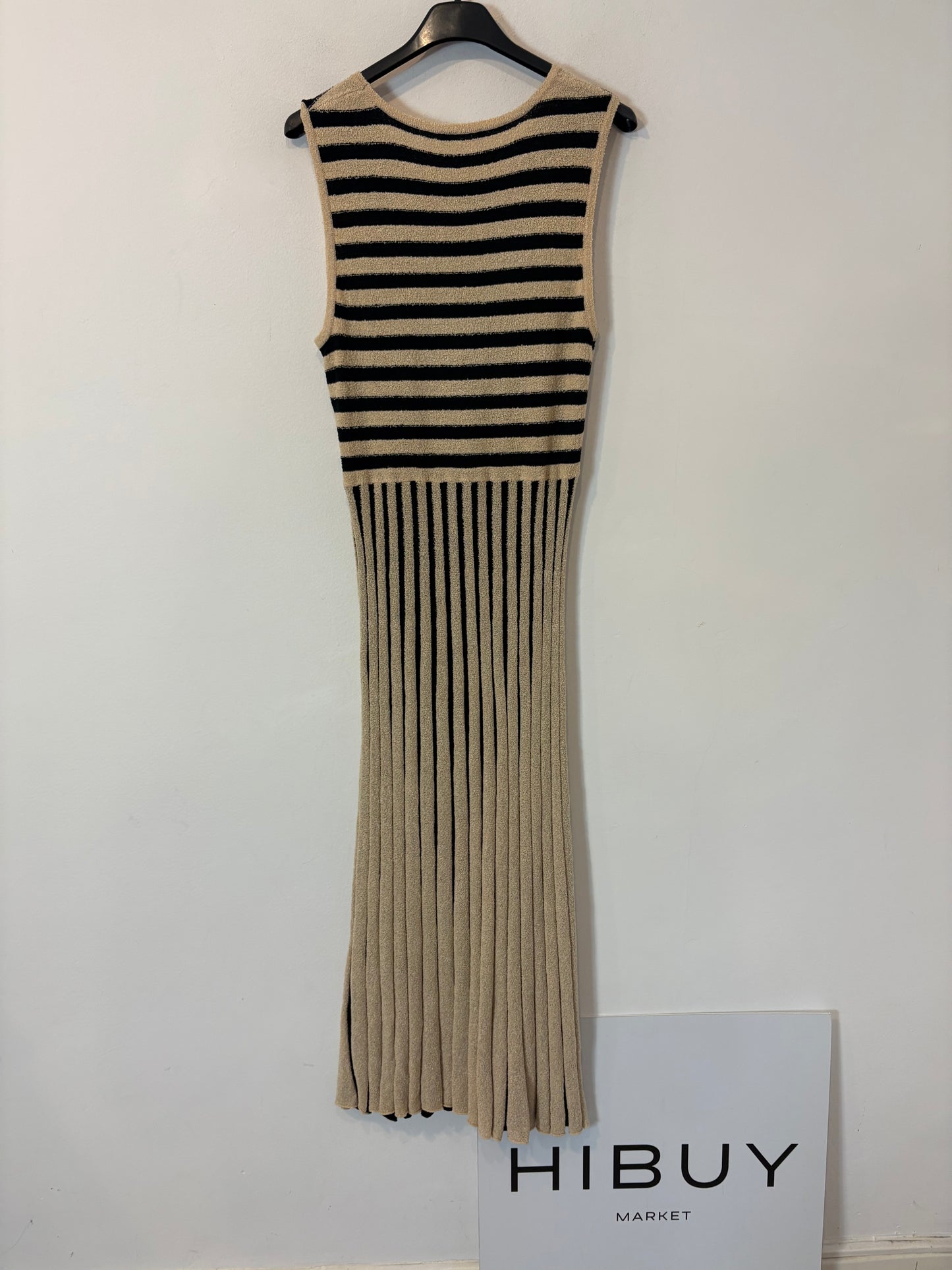 ZARA. Vestido largo textura rayas